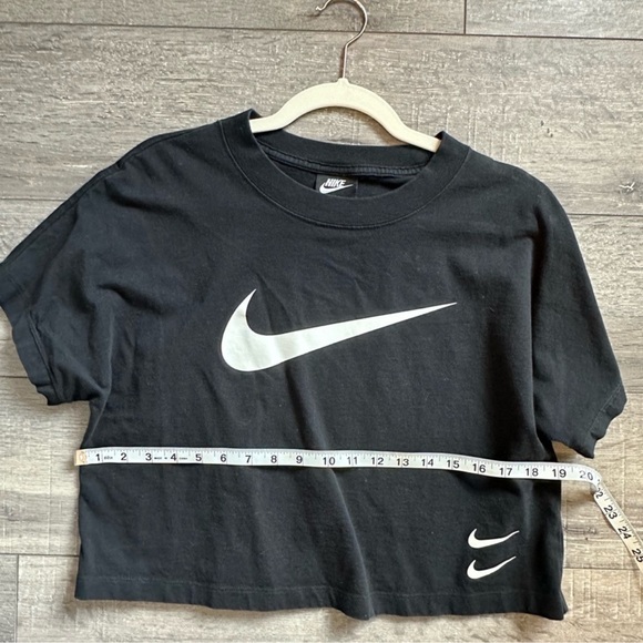 Nike Swoosh T-Shirt - Picture 8 of 9